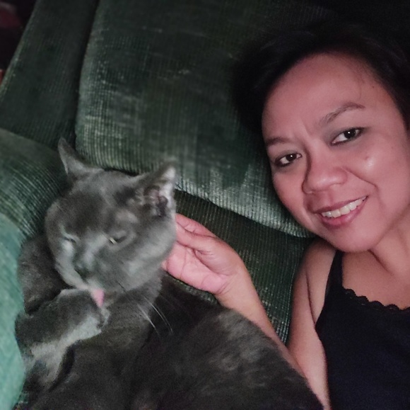 Meet your Posher, Sheila - Picture 1 of 1